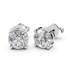 Pendientes de diamantes cultivados en laboratorio con corte redondo de cuatro puntas