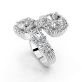 Anillo de compromiso con diamante cultivado en laboratorio de talla cojín