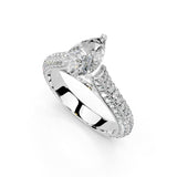 Anillo de compromiso con diamantes cultivados en laboratorio con doble pavé de piedras ocultas y corte de pera