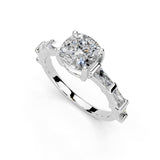 Anillo de compromiso con diamante cultivado en laboratorio de talla cojín