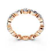 Alianza de eternidad con diamantes cultivados en laboratorio de talla redonda