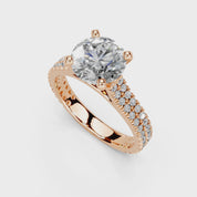 Anillo de compromiso con diamantes cultivados en laboratorio de talla redonda y doble pavé