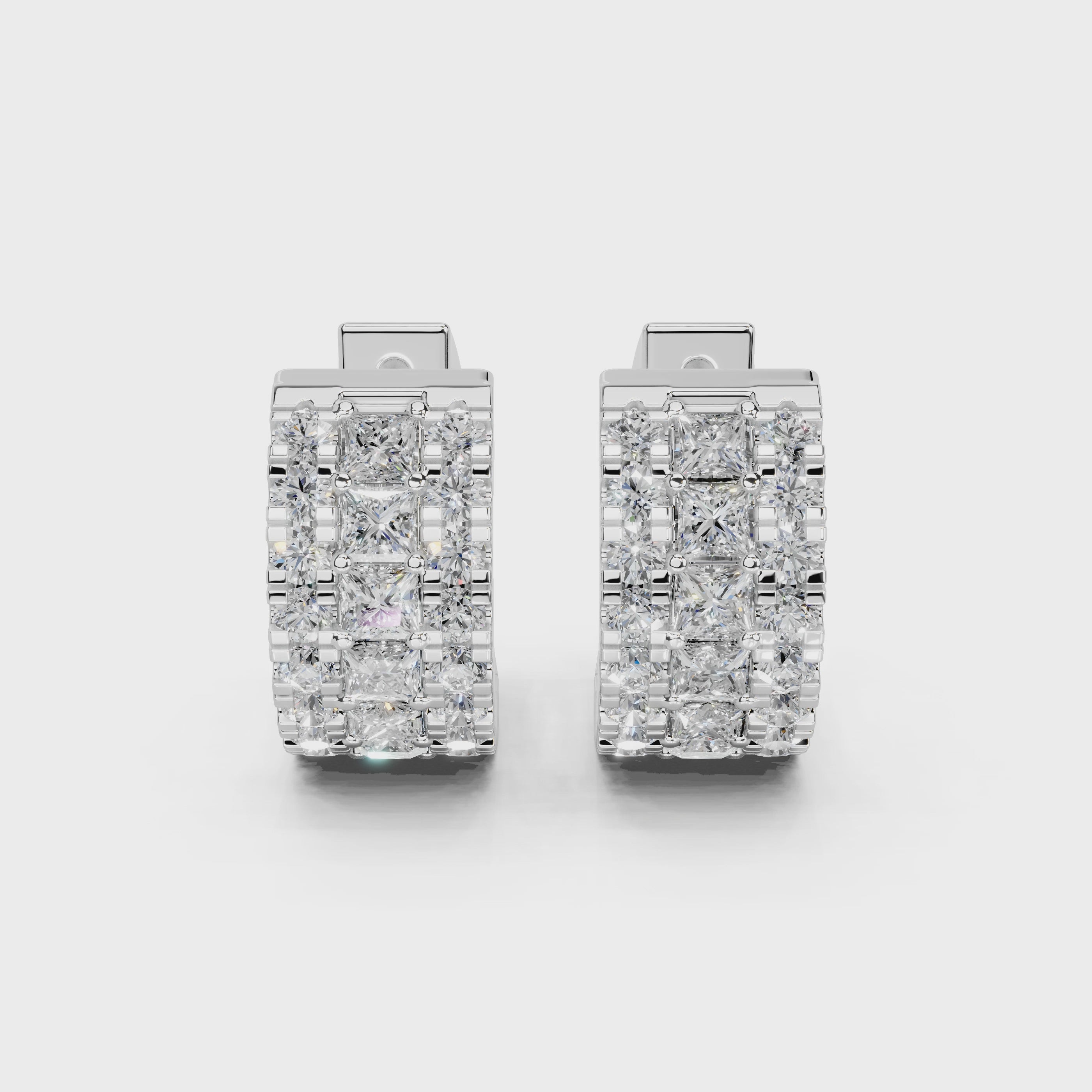 Pendientes elegantes Huggies con diamantes cultivados en laboratorio de 0,9 quilates en talla princesa y redonda
