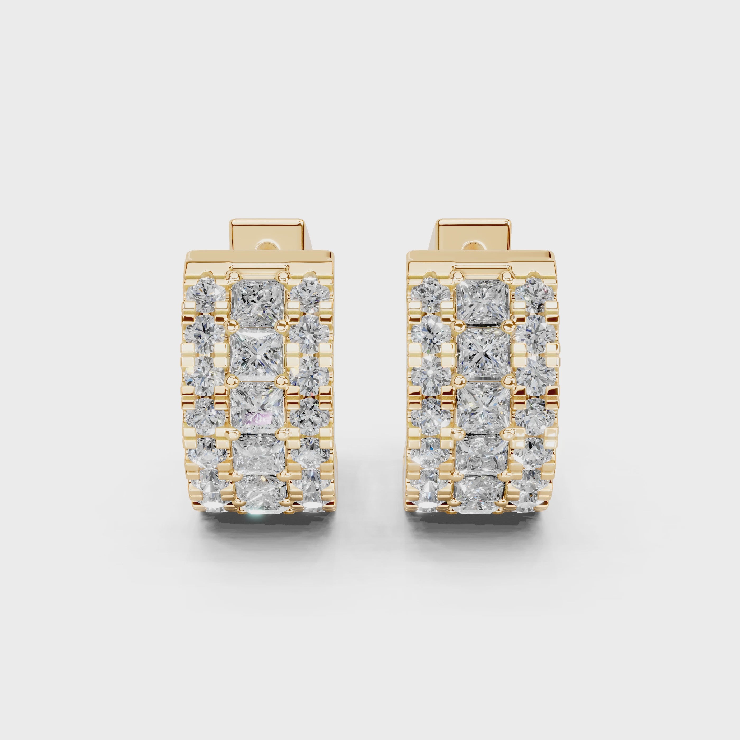 Pendientes elegantes Huggies con diamantes cultivados en laboratorio de 0,9 quilates en talla princesa y redonda